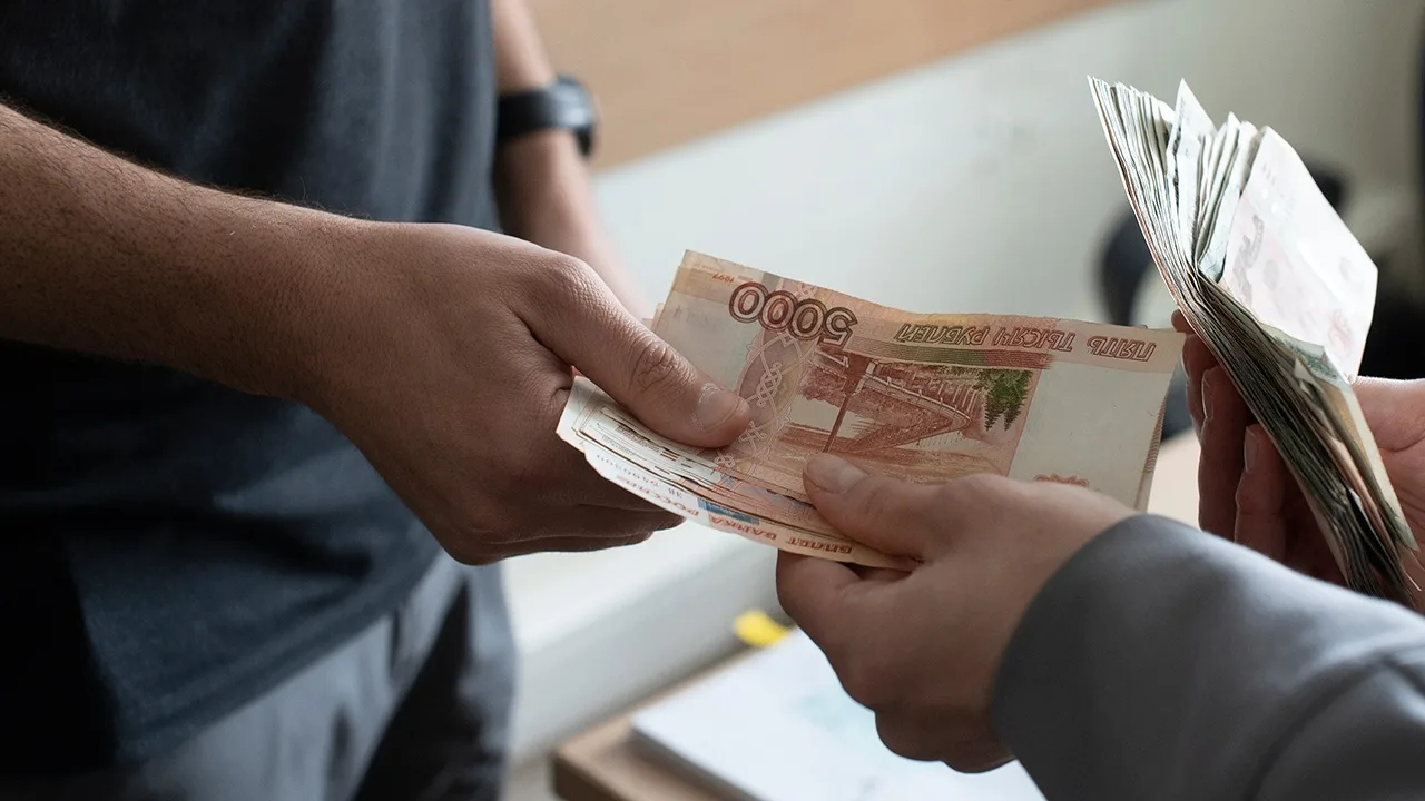 Минцифры разработало порядок получения компенсации от банка гражданам, пострадавшим от телефонных мошенников