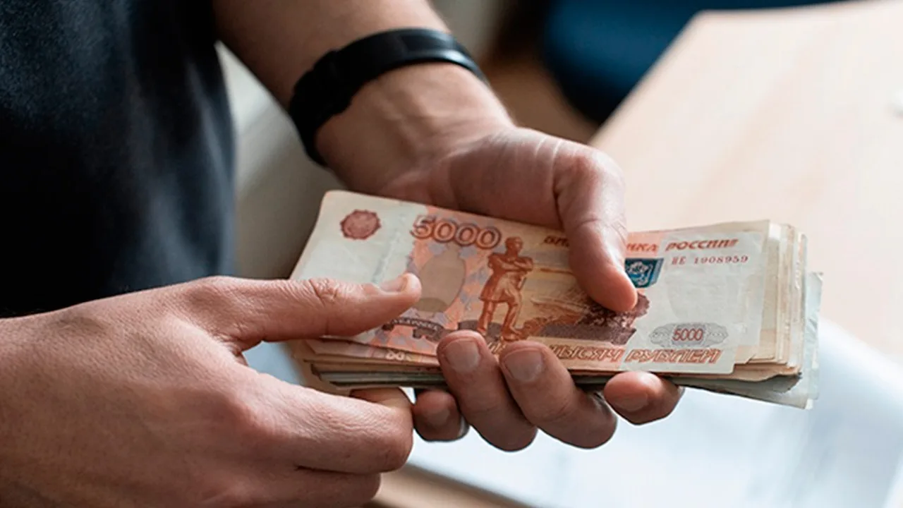 Мошенники придумали новую схему для обмана россиян — теперь аферисты предлагают "обновить основной счет" в Центробанке РФ