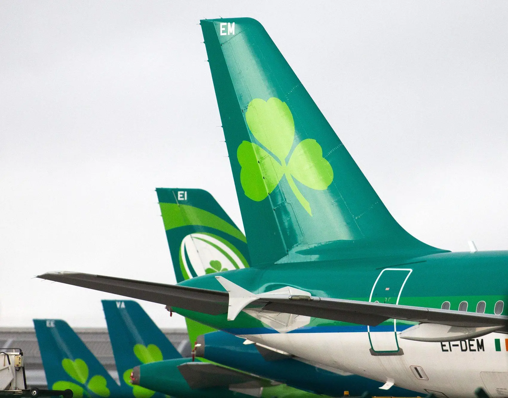 Ирландская Aer Lingus увольняет 500 человек из-за роста цен на топливо