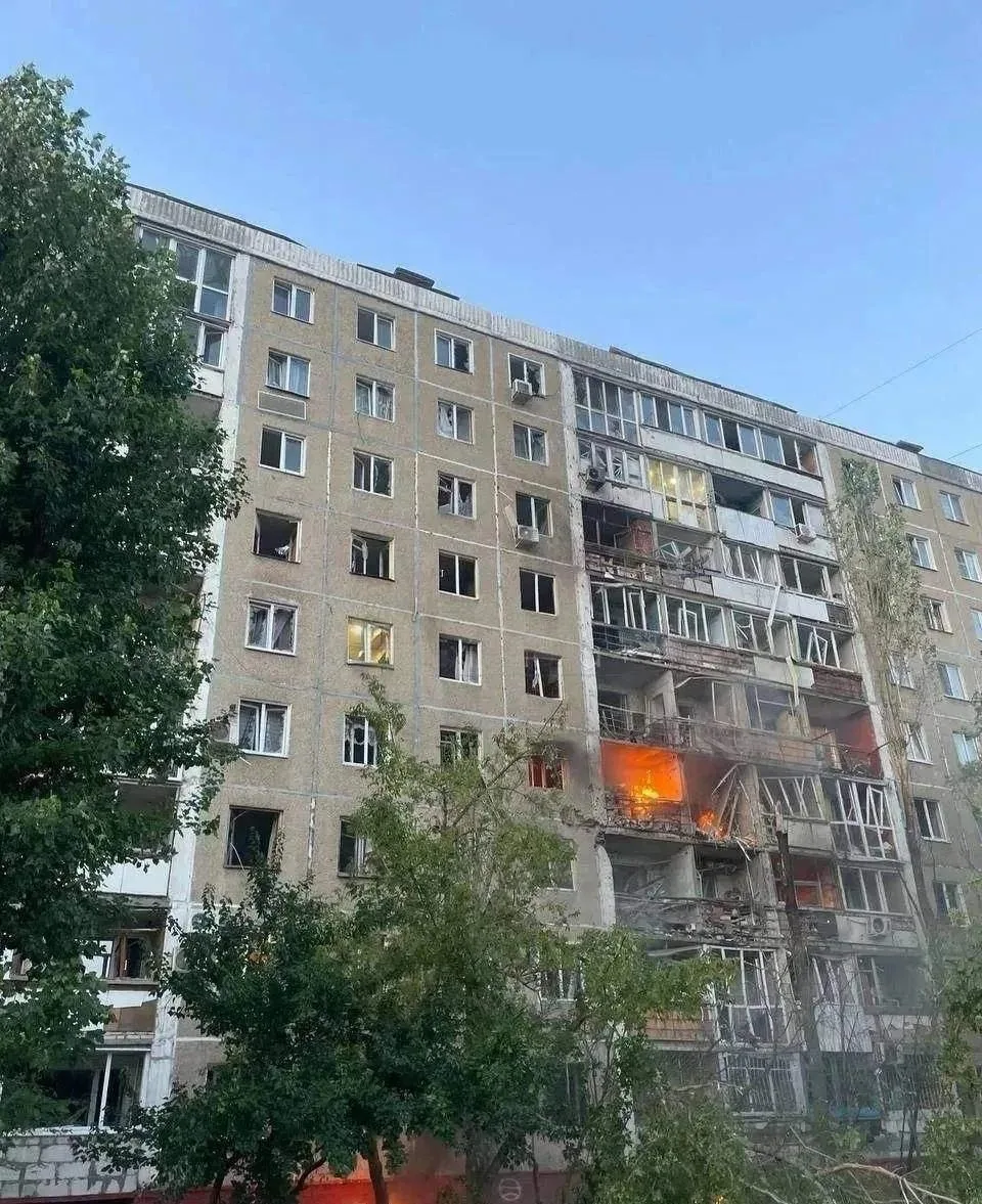 Враг массированно атаковал регионы России: ПВО уничтожила более 600 дронов, в Саратовской области погибли два человека