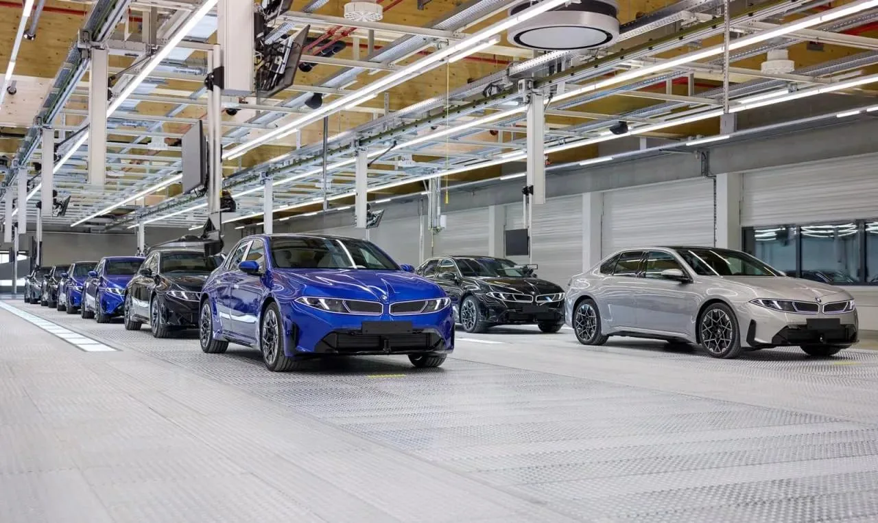 BMW запустила в серийное производство новейший электроседан BMW i3