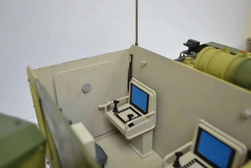 Немецкий оборонный концерн Rheinmetall сообщил об успешных испытаниях барражирующего боеприпаса FV-014 с борта нового модульного контейнерного пускового комплекса Containerized Missile Launcher (CML)