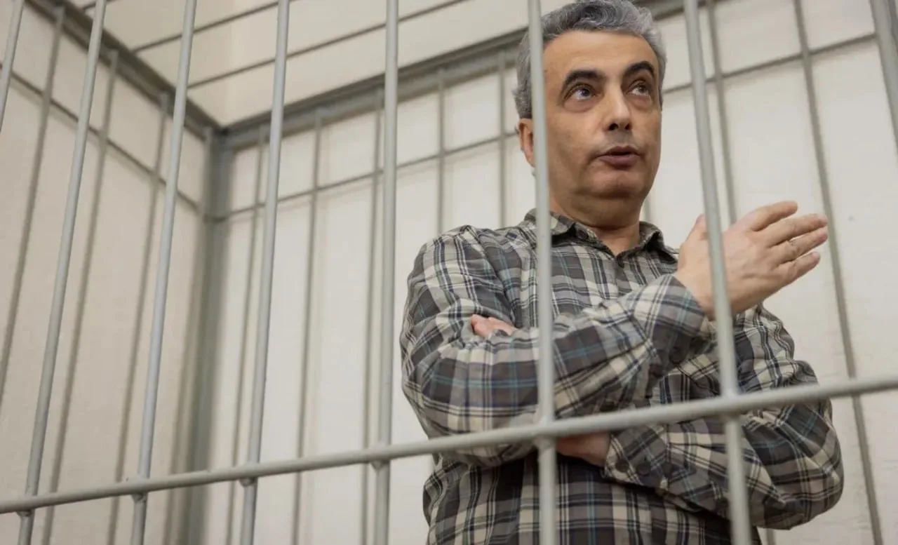 Политика Льва Шлосберга* приговорили к 11 годам и одному месяцу колонии