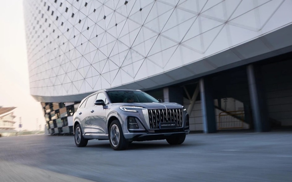 Hongqi HS3 стал лидером продаж в России: как изменился спрос на кроссоверы