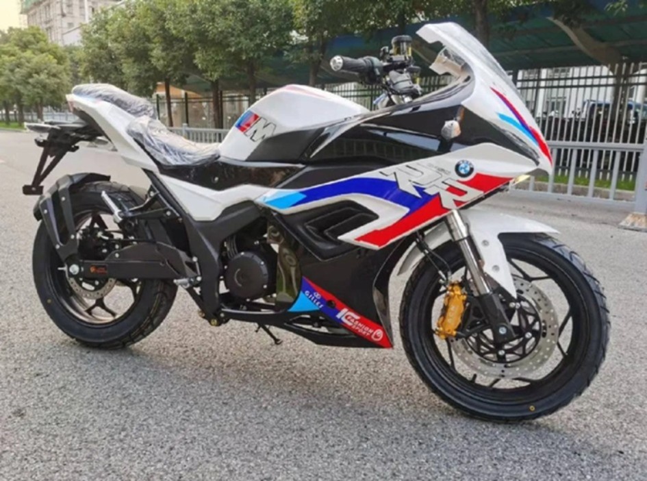 EL MOTO RR 2026: электромотоцикл без прав категории А и с запасом хода до 180 км