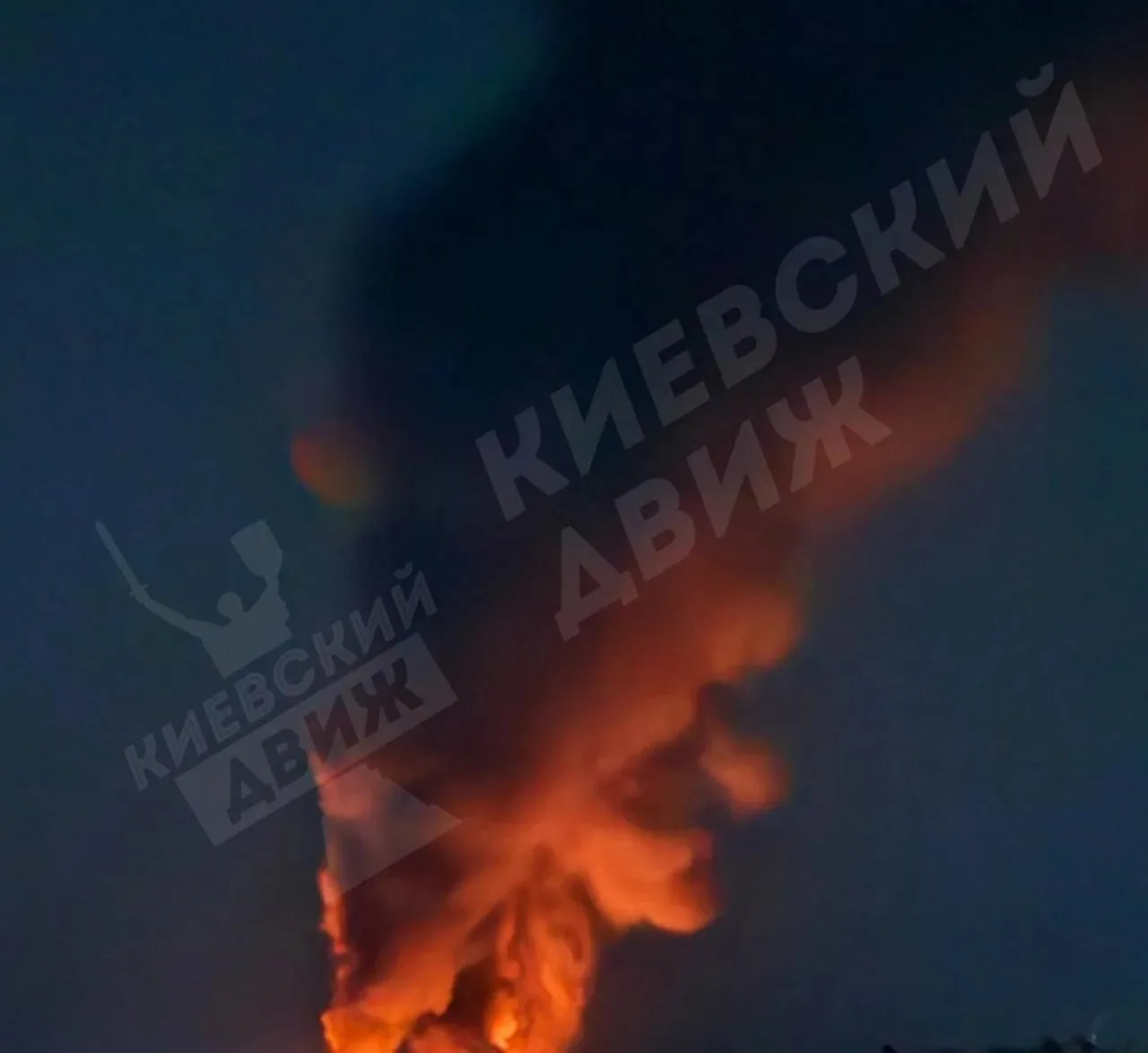 Сообщается о пожарах и перебоях со светом в Киеве