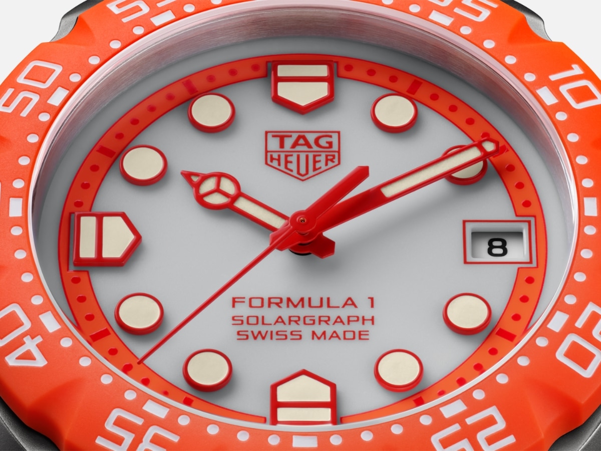 Часы TAG Heuer Drops Bright Orange F1 Solargraph для заключительного этапа Гран-при Нидерландов