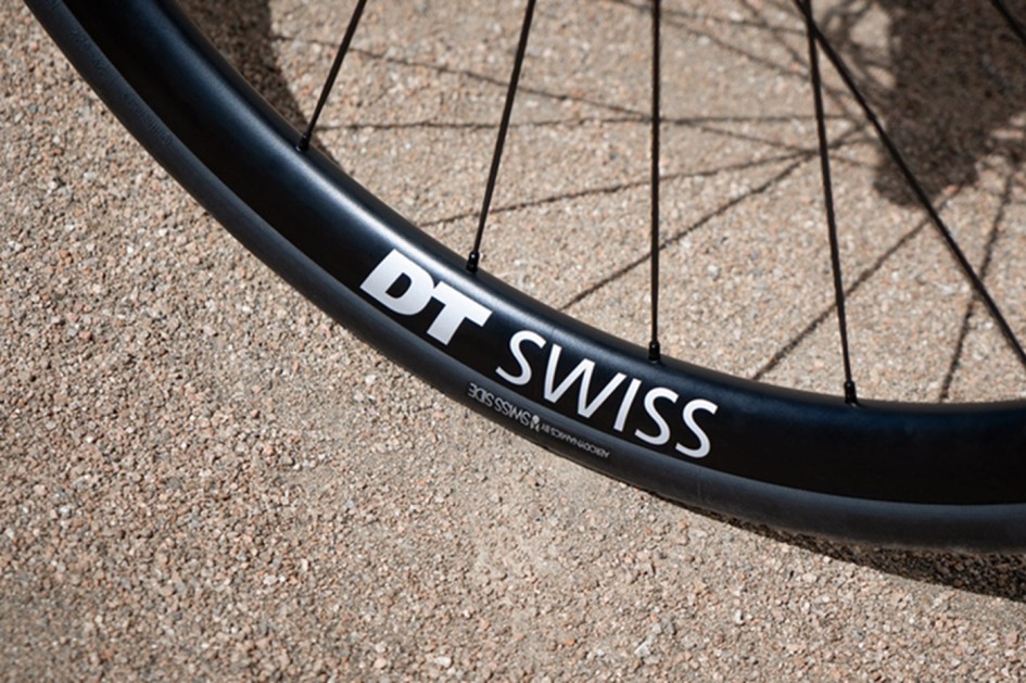 DT Swiss 1800: новые колеса для шоссе и gravel - легче, шире, технологичнее