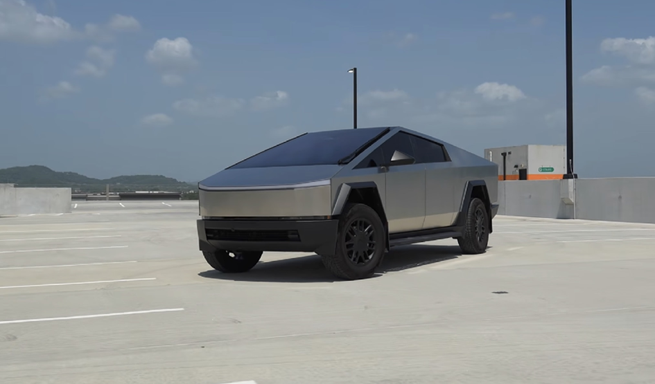 Tesla Cybertruck: реальный опыт эксплуатации спустя год и 15 000 км