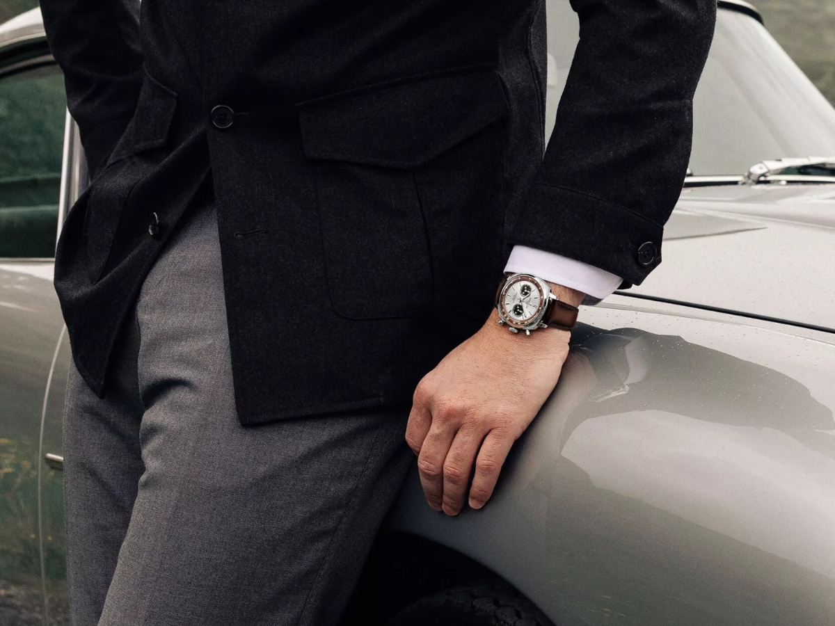 Breitling представила лимитированную коллекцию хронографов Top Time B01 в стиле Aston Martin DB5 картинка Часы Breitling Top Time B01 вышли в серии DB5 | DGL.RU