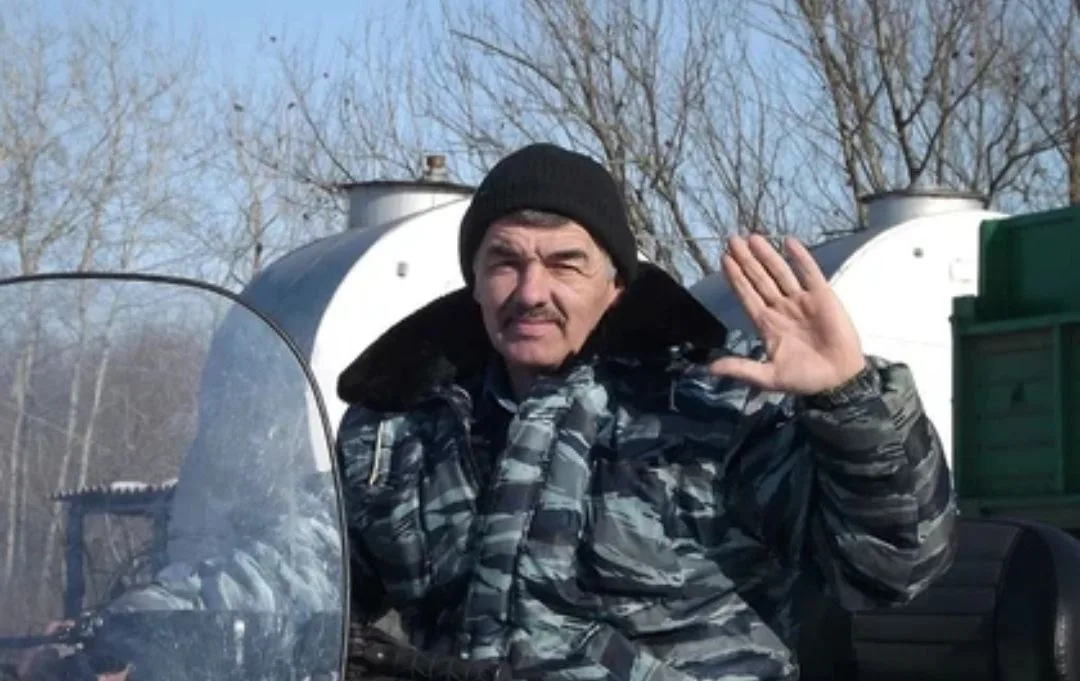 "Благодарен, вся Россия как будто стоит на ушах" — пенсионер Николай Мухин, которого оштрафовали за попытку сбить БПЛА, поблагодарил россиян за поддержку