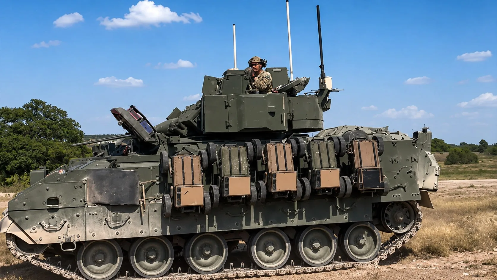 Армия США испытала БМП M2A4 Bradley в роли носителя малых наземных дронов FireAnt