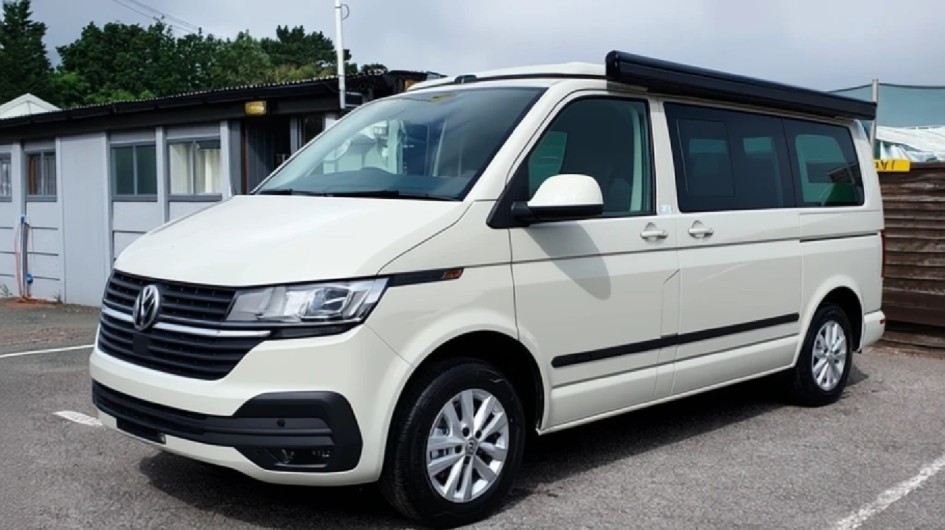 Celex от Bilbo's Motorhomes: компактный кемпер на базе Volkswagen T6.1 с уникальной трансформацией