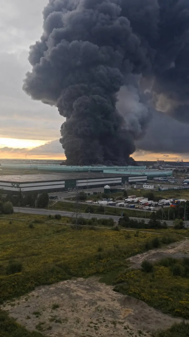 Ближе к утру количество сбитых БПЛА на подлете к Москве перевалило за две сотни. Вообще в направлении московского региона летело более 600 единиц
