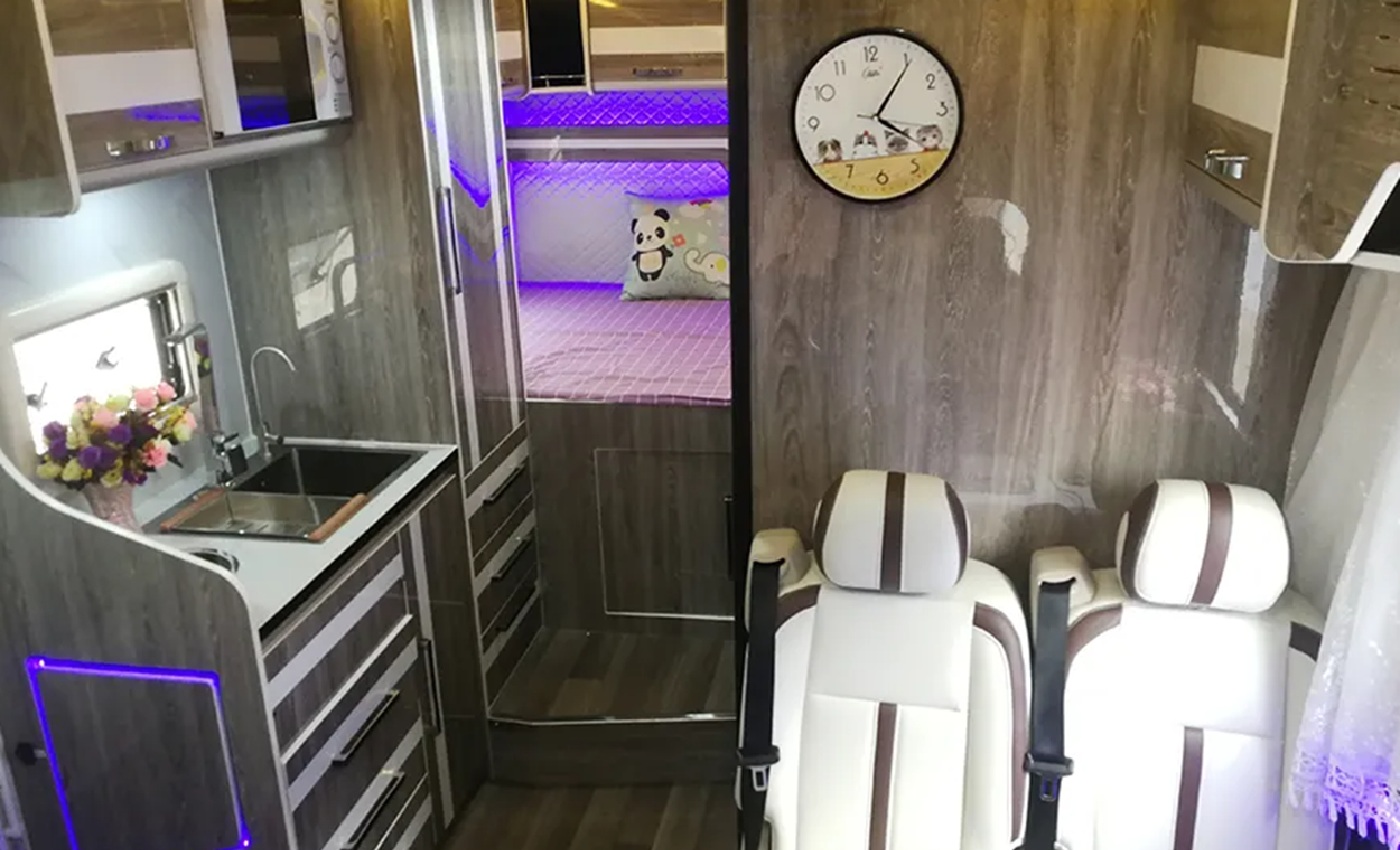 Yuejin H500C: дизельный автодом с автоматической трансмиссией и салоном, как в легковом автомобиле