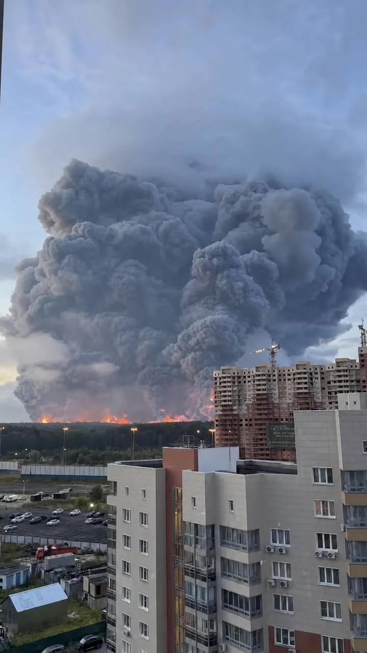 Ближе к утру количество сбитых БПЛА на подлете к Москве перевалило за две сотни. Вообще в направлении московского региона летело более 600 единиц