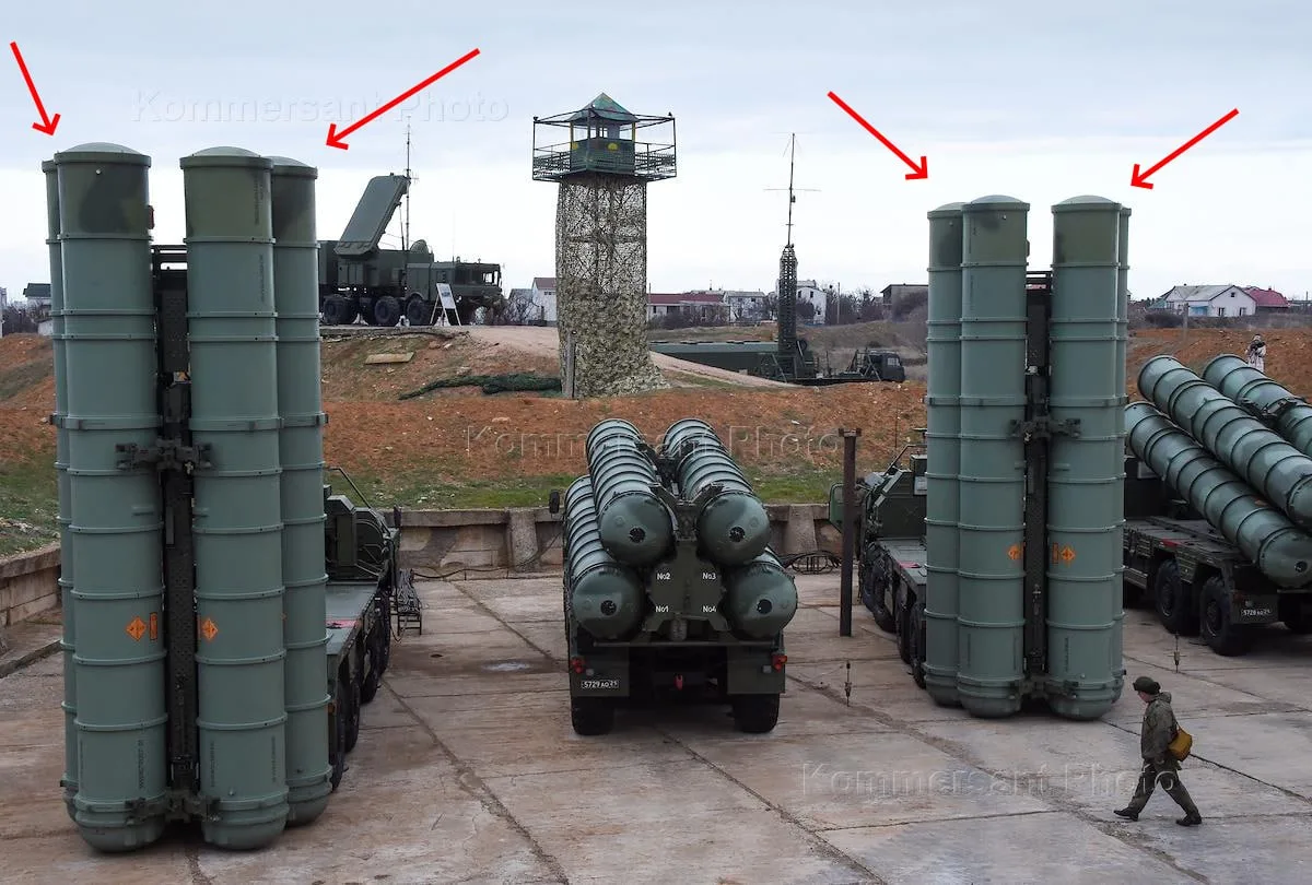 Удары украинских дронов на Starlink, запускаемых с БЭК в Черном море, по 1 макету пусковой установки С-400 и 1 настоящей ПУ комплекса в Крыму