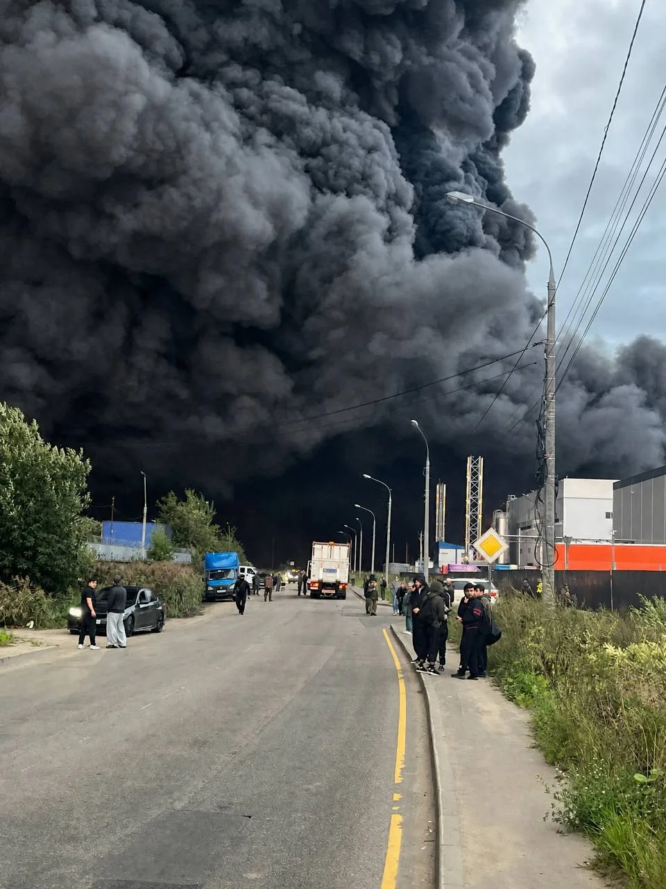Ближе к утру количество сбитых БПЛА на подлете к Москве перевалило за две сотни. Вообще в направлении московского региона летело более 600 единиц