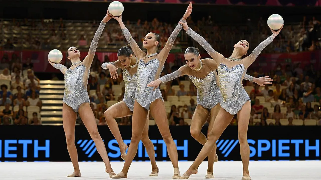Сборная России выиграла чемпионат мира по художественной гимнастике в командном многоборье