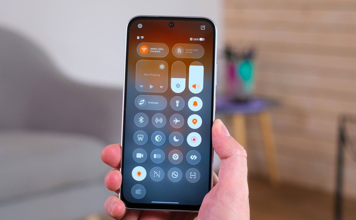 Обзор смартфона Tecno Pova 8: гигантский аккумулятор и матричный дисплей картинка Tecno Pova 8