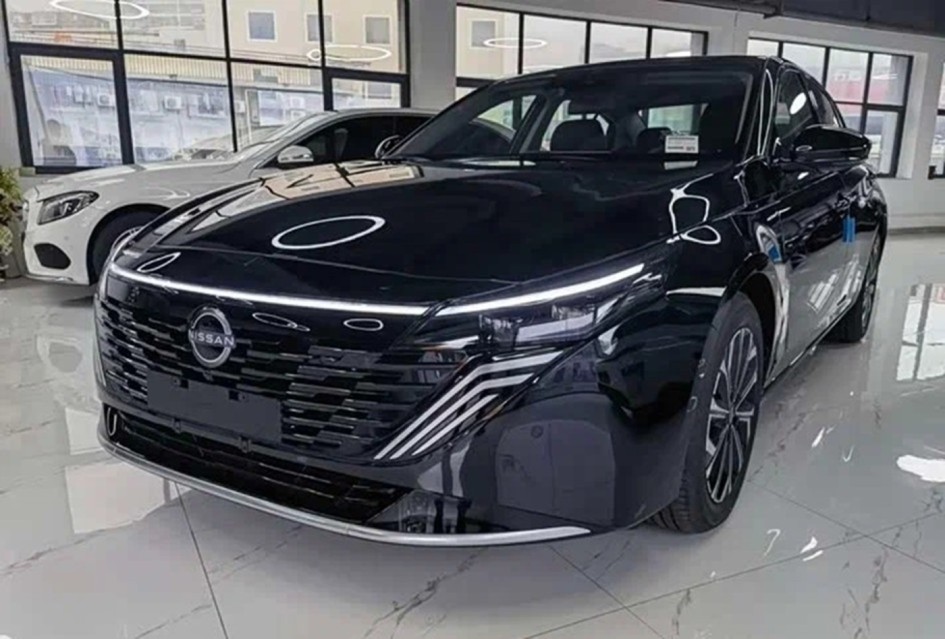 Nissan Teana IV дешевле Camry на миллион: простор, технологии и надежный мотор