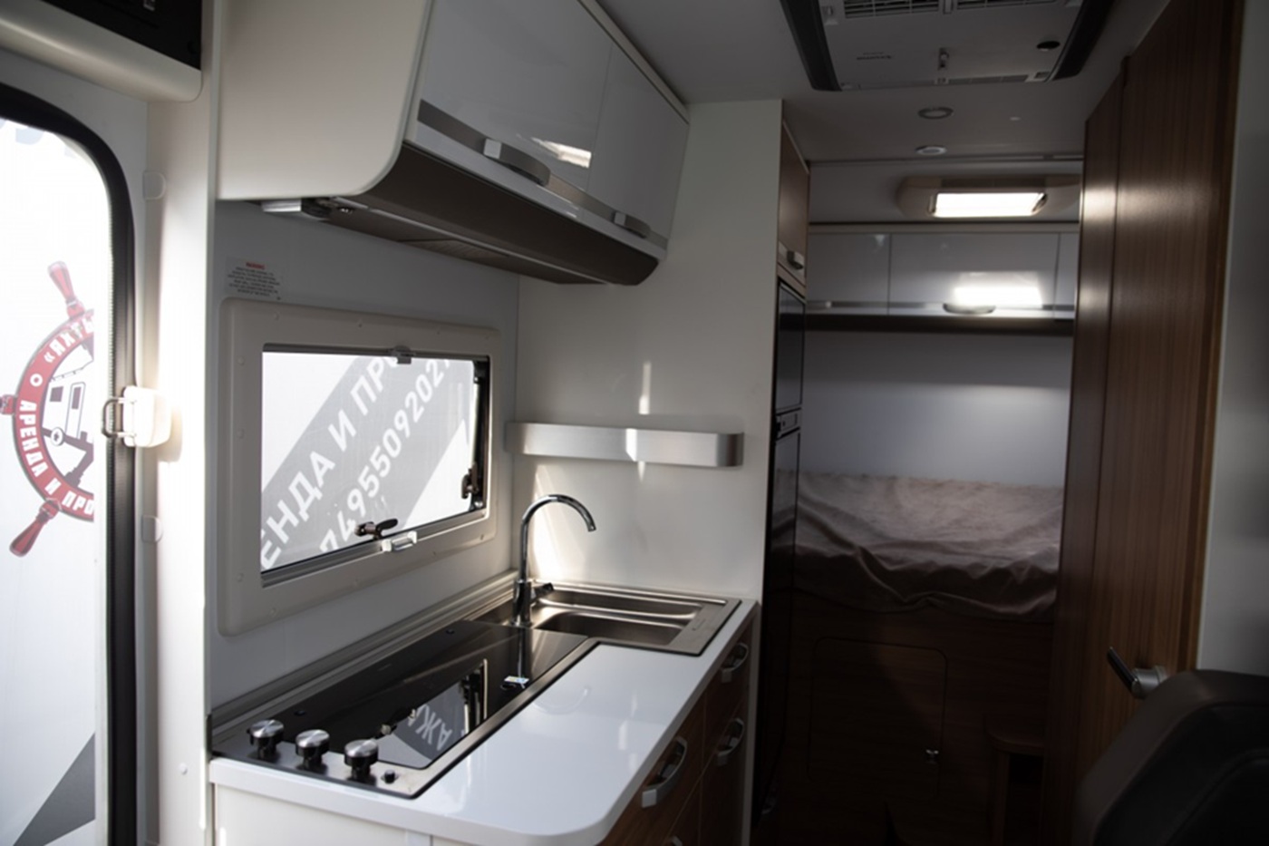 Adria Coral XL 600DP: дизель, автомат и шесть мест — ключевые особенности премиального автодома
