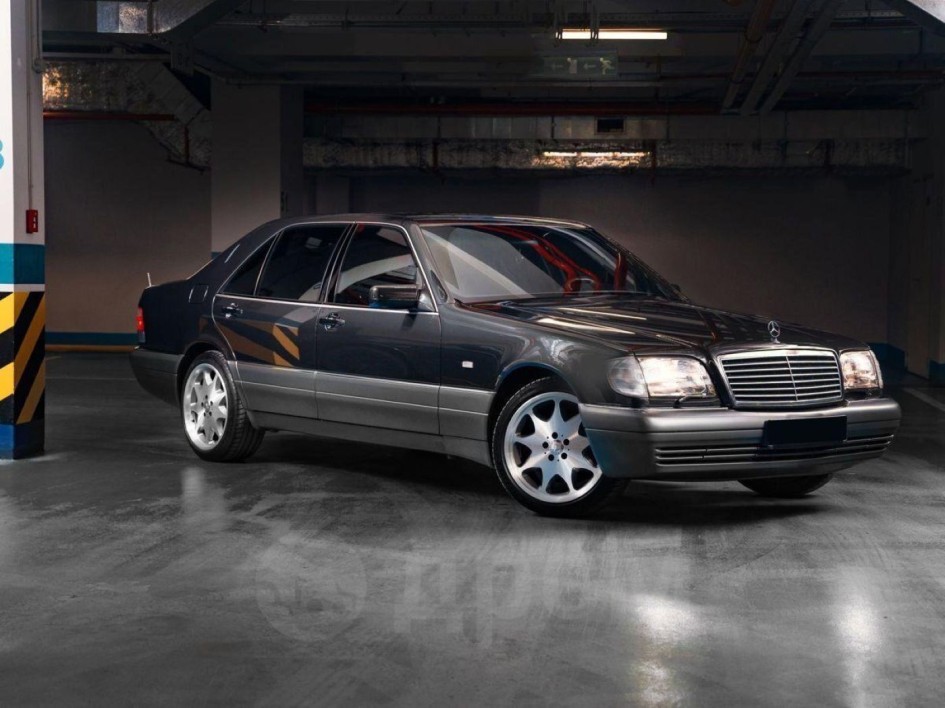 В Москве начались торги за редкий Mercedes-Benz S-Class 1994 года с пробегом 38 тыс. км