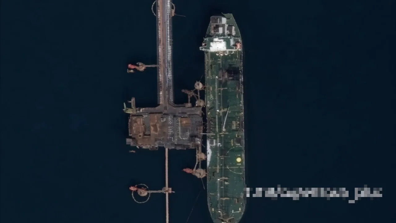 Последствия массированного ночного налета дронов на Новороссийск, оперативно снятые западными спутниками