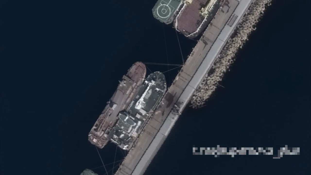 Последствия массированного ночного налета дронов на Новороссийск, оперативно снятые западными спутниками