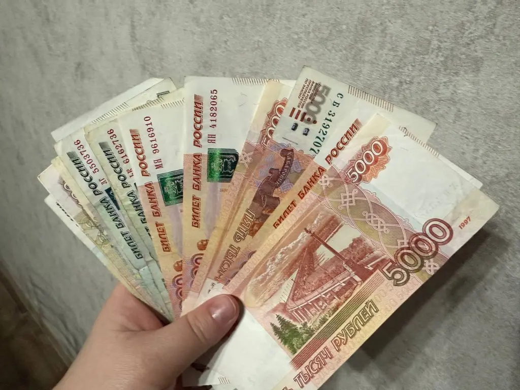 Сколько нужно зарабатывать, чтобы получать наивысшую пенсию: честный разбор баллов ИПК в 2025 году