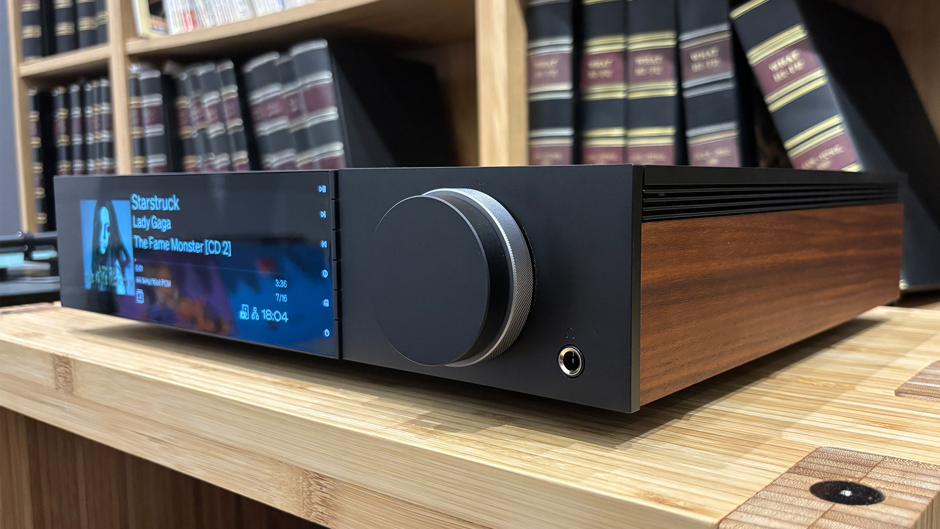 Обзор Cambridge Audio Evo 300 - мощный, насыщенный звук и масса удобных фишек картинка Усилитель Cambridge Audio Evo 300: тест звука | DGL.RU
