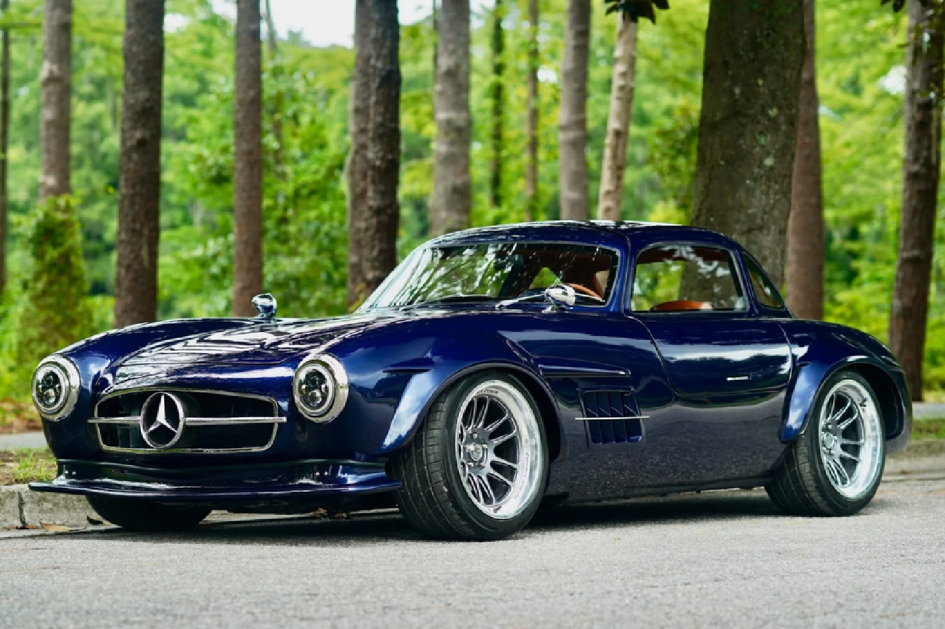 Необычная реплика Mercedes-Benz 300 SL Gullwing на базе Chrysler Crossfire за 299 950 долларов