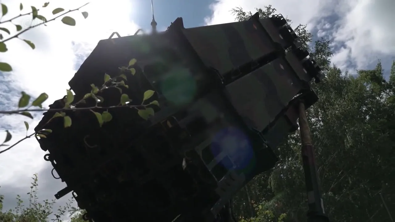 Репортаж об одинокой украинской пусковой установке ЗРК Patriot PAC-3, которая не ела не стреляла уже целых 10 недель из-за дефицита американских ракет-перехватчиков