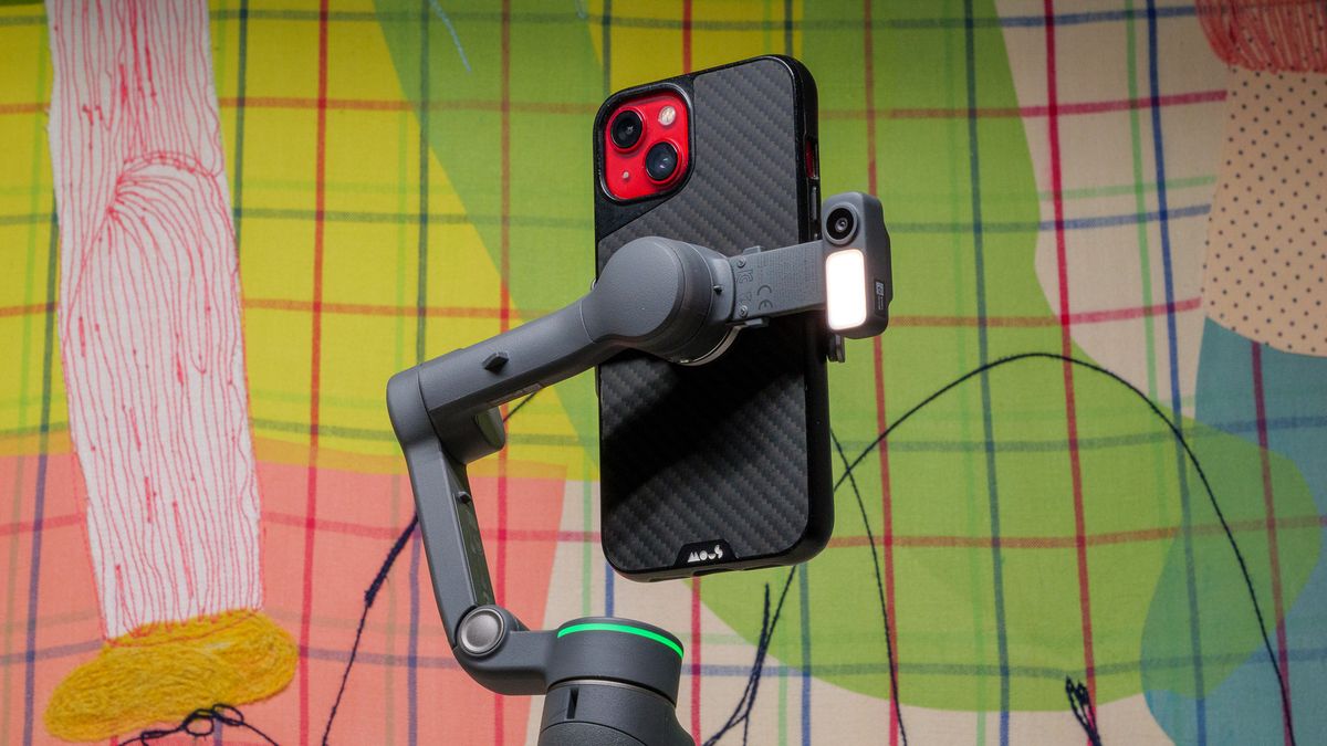 Лучшие стабилизаторы для телефонов в 2026 году: топовые модели от DJI, Insta360 и других брендов картинка Стабилизатор Hohem iSteady M7: топ моделей 2026 | DGL.RU