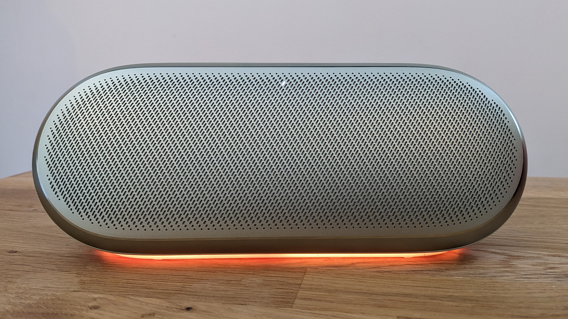 Обзор Harman Kardon Luna 2 - приятно удивила вокалом и просторной сценой картинка Колонка Harman Kardon Luna 2: подробный тест | DGL.RU