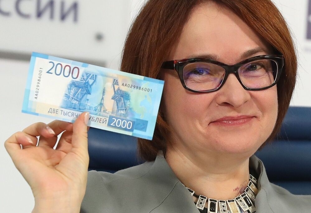 Если наличные возвращаются, значит это кому-то выгодно: бизнес реагирует на провалы в экономике