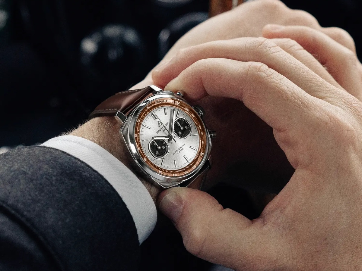 Breitling представила лимитированную коллекцию хронографов Top Time B01 в стиле Aston Martin DB5 картинка Часы Breitling Top Time B01 вышли в серии DB5 | DGL.RU