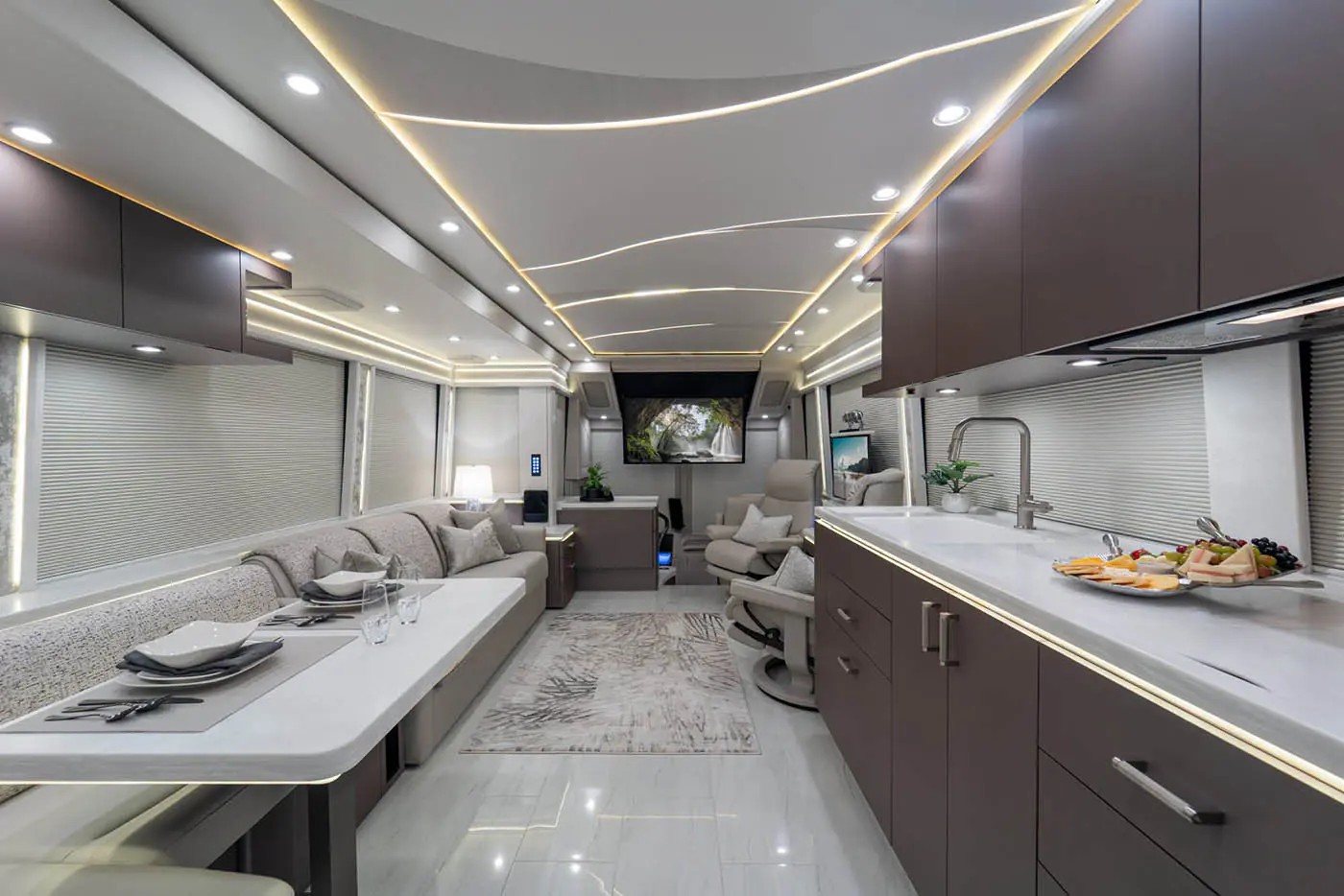 Флагман Marathon Coach 1427: переосмысление роскоши в автодомах