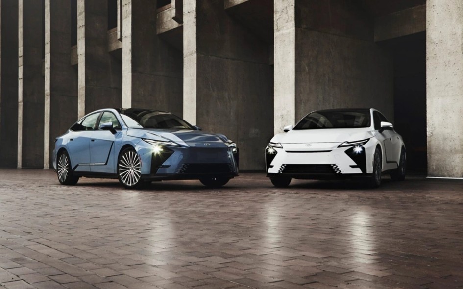 Lexus ES нового поколения: гибриды и электромобили без классических моторов