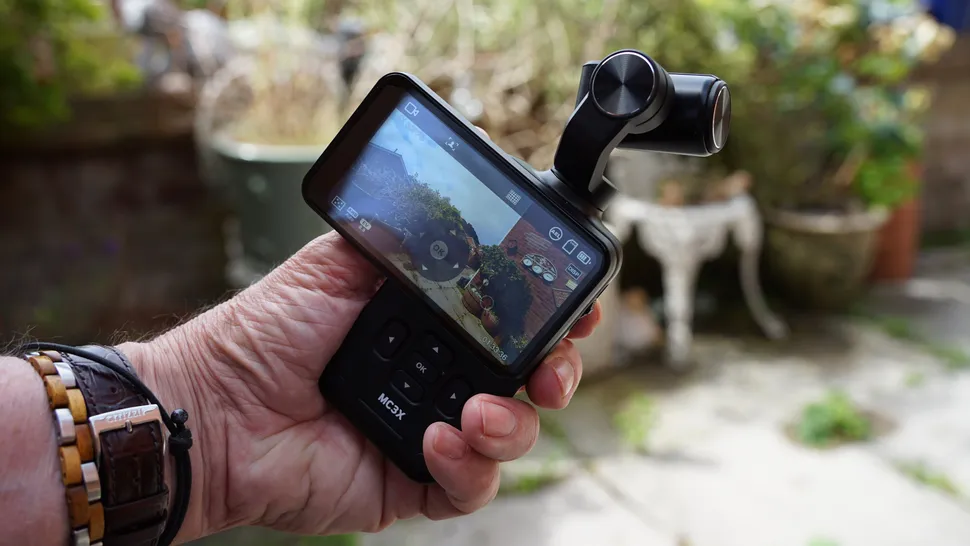 Лучшие карманные карданные камеры: DJI Osmo Pocket 3 против конкурентов картинка Лучшая карданная камера