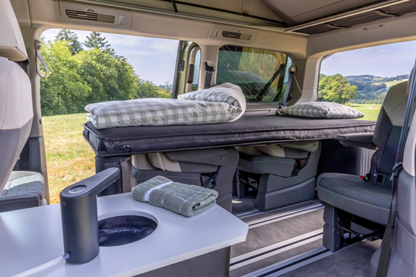 California Cruise: электрический кемпер Volkswagen представят на Caravan Salon 2026