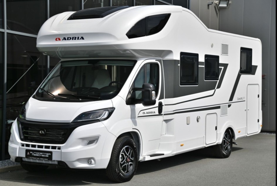 Adria Coral XL 660 SL PLUS 2024: пять мест, автомат и зимний комфорт для семьи