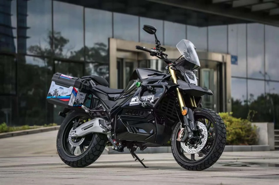 EL MOTO TE-01: электромотоцикл 3 кВт с запасом хода до 180 км и скоростью 135 км/ч