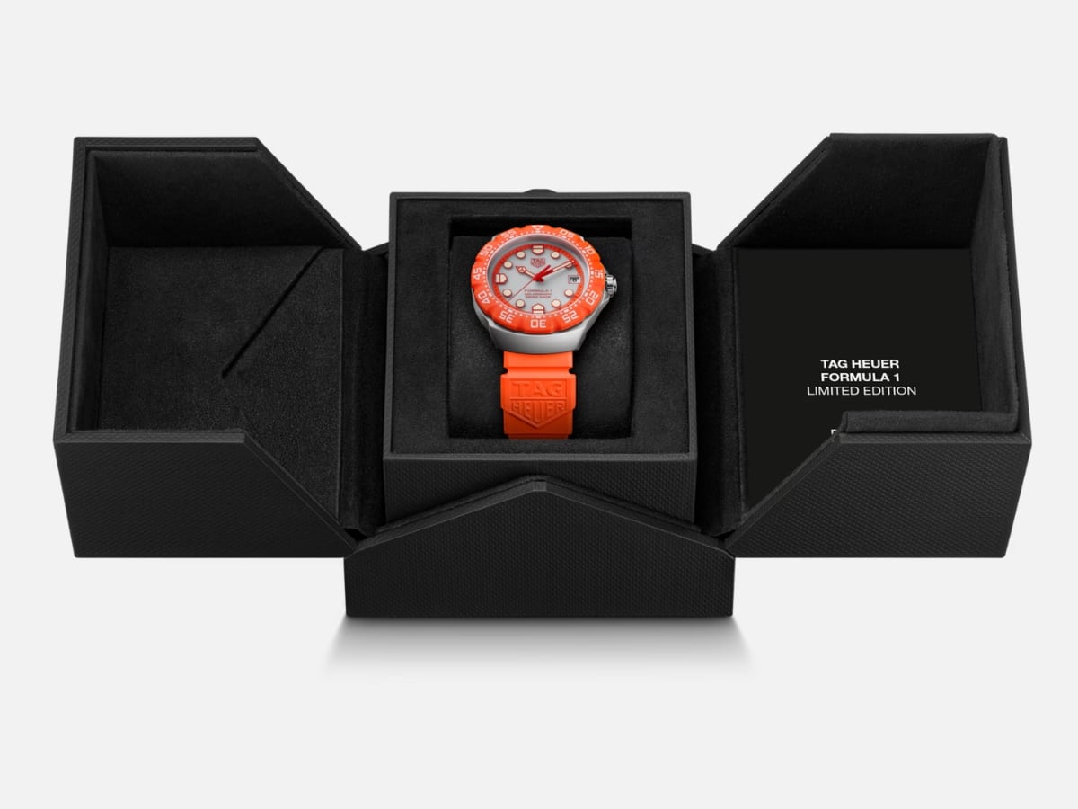 Часы TAG Heuer Drops Bright Orange F1 Solargraph для заключительного этапа Гран-при Нидерландов