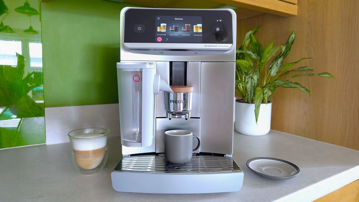 Обзор Philips Café Aromis 8000 Series - умная кофемашина, которая готовит идеальный макиато картинка Кофемашина Philips Café Aromis 8000: обзор | DGL.RU