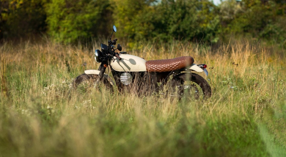 Классический Honda CB500 1974 года превратили в электробайк с оригинальным дизайном