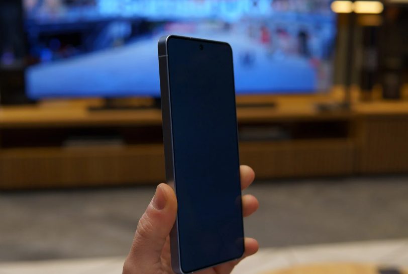 Пользователи Galaxy S26 Ultra не дадут Samsung уйти от ответственности за проблему с оттенком дисплея картинка Пользователи Galaxy S26 Ultra не дадут Samsung уйти от ответственности за проблему с оттенком дисплея