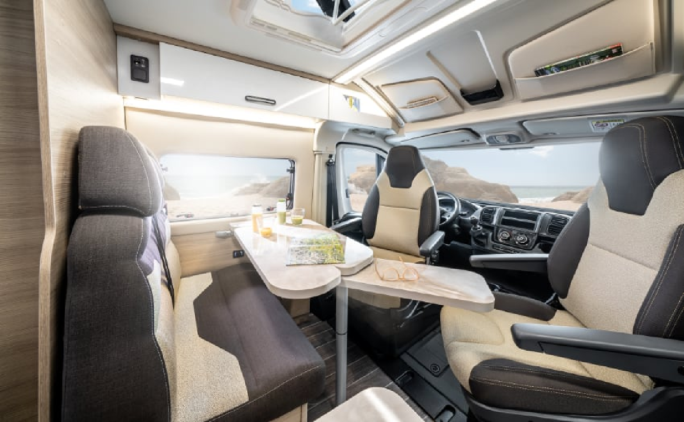 Forster Vantasy 636 EB 2027: новый интерьер и инновации для комфорта в путешествиях