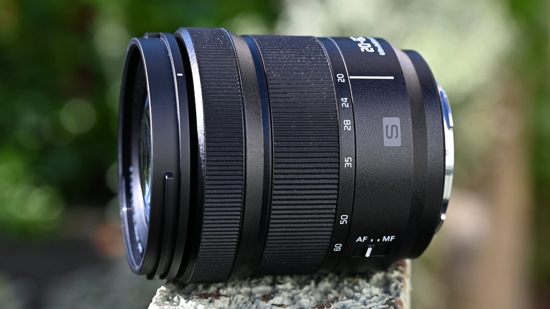 Лучший объектив для камер Panasonic Lumix S5, S5 II и S5 IIx в 2026 году