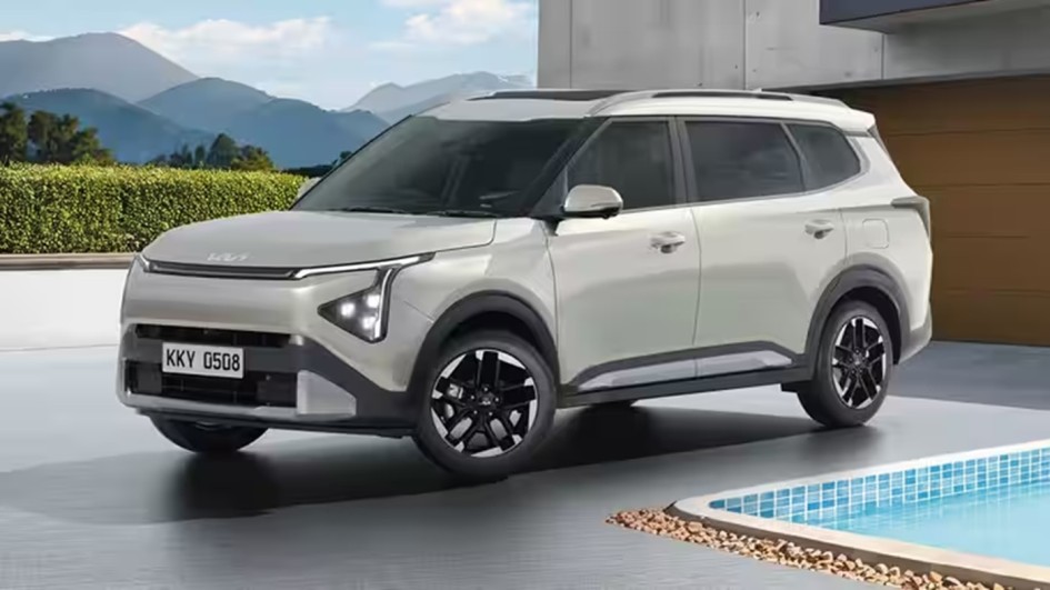 В России стартовали продажи нового Kia Carens с семью местами